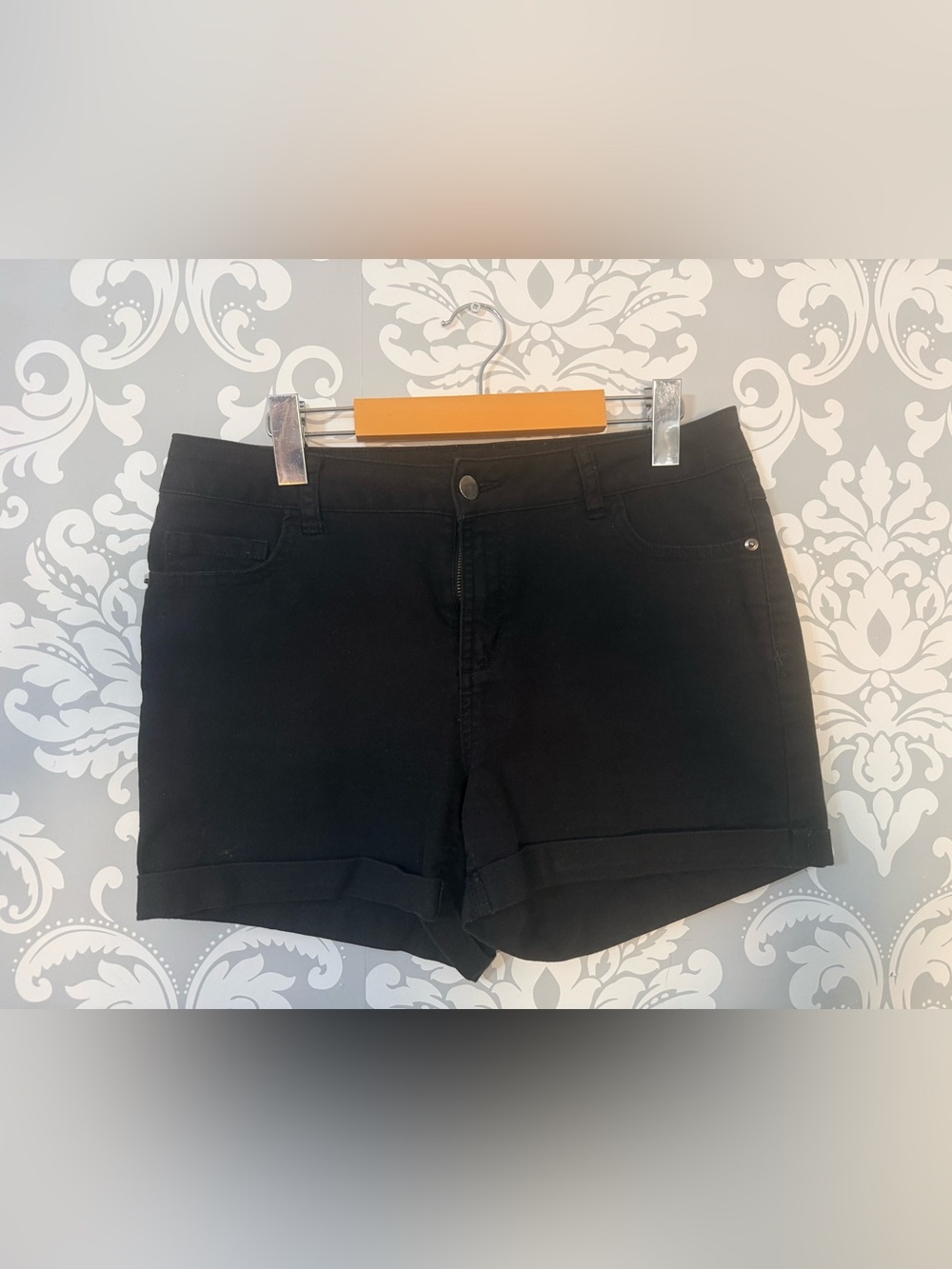 💫10/$25 • George Black Cuffed Denim Shorts